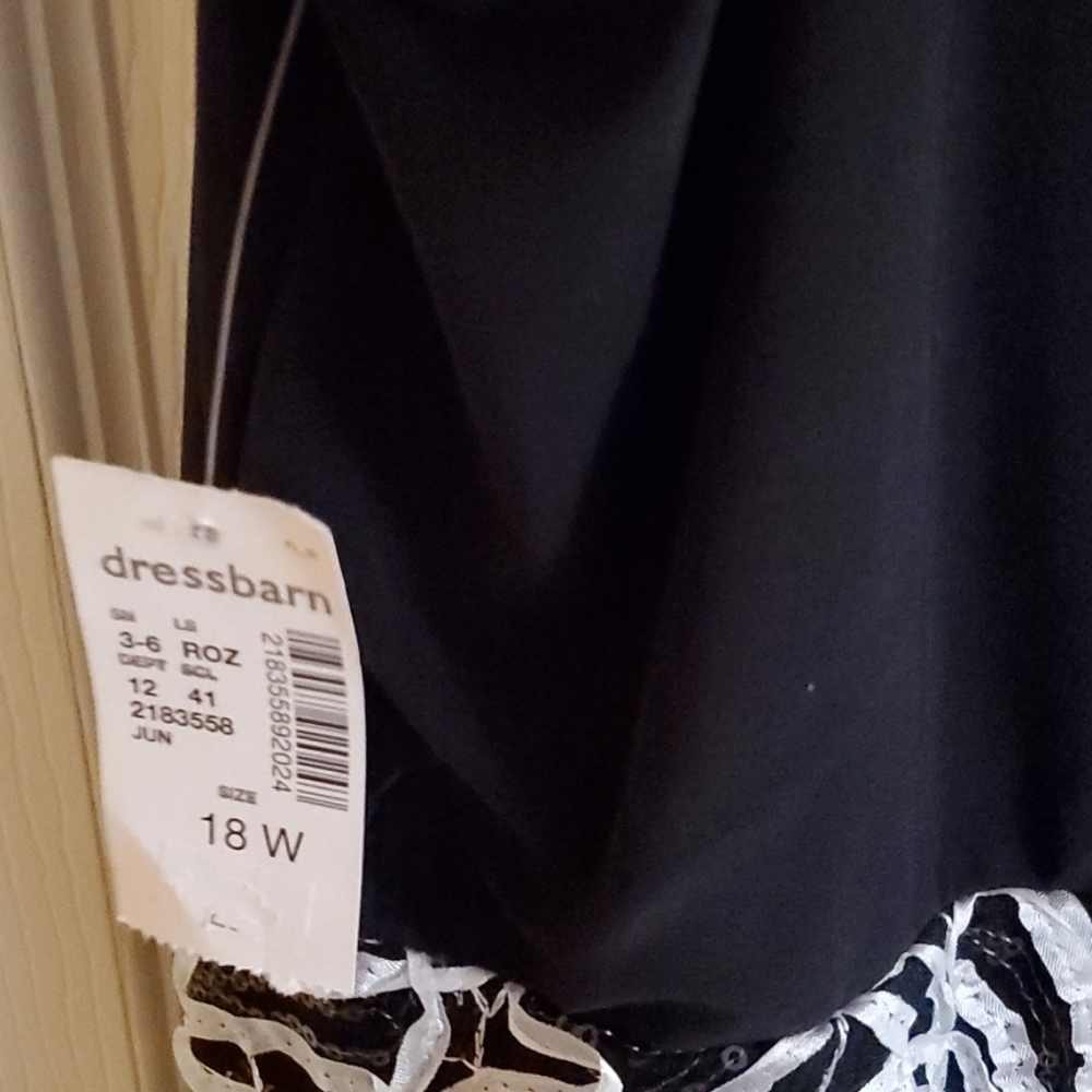 Woman Dress w/tags 18 - Picture 7 of 8